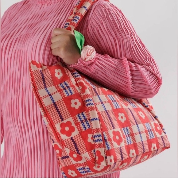 Sandy Liang Baggu Tote - Picture 3 of 14